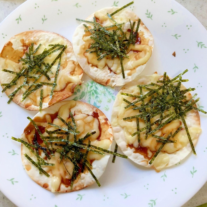 餃子の皮でチーズと醤油だけおつまみピザ